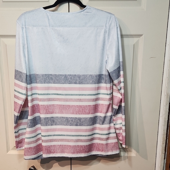 Gray and Pink Criss-Cross Long Sleeve Top Blouse size Large - Picture 3 of 5